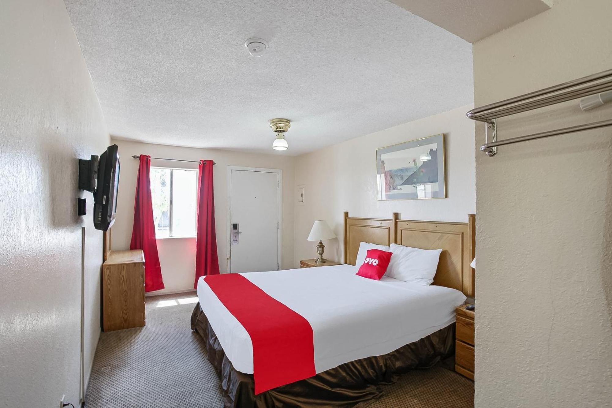 Oyo Az - I-8 Us-95 Hotel