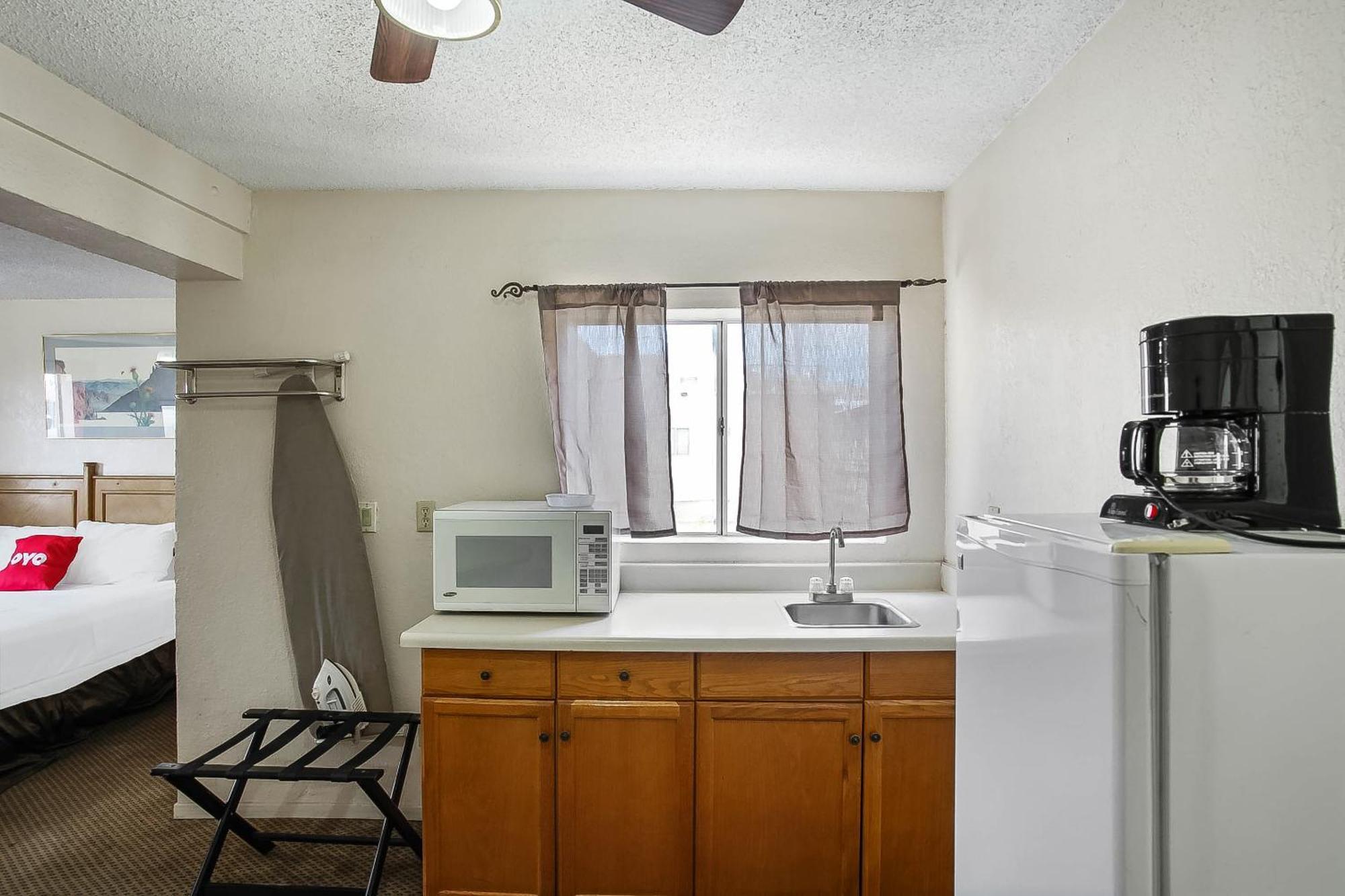 Hotel Oyo Az - I-8 Us-95 3*